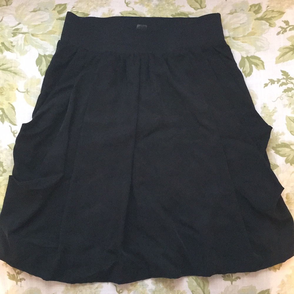 H&M Black Pleated Skirt